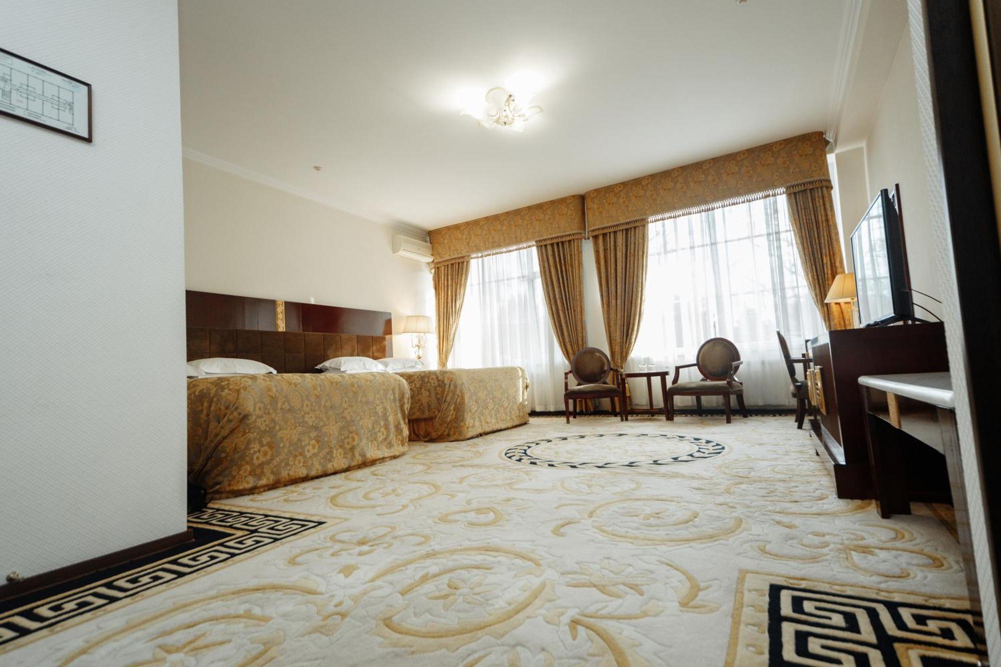 คลับ รอยัล พาร์ค Hotel คีชีเนา ภายนอก รูปภาพ