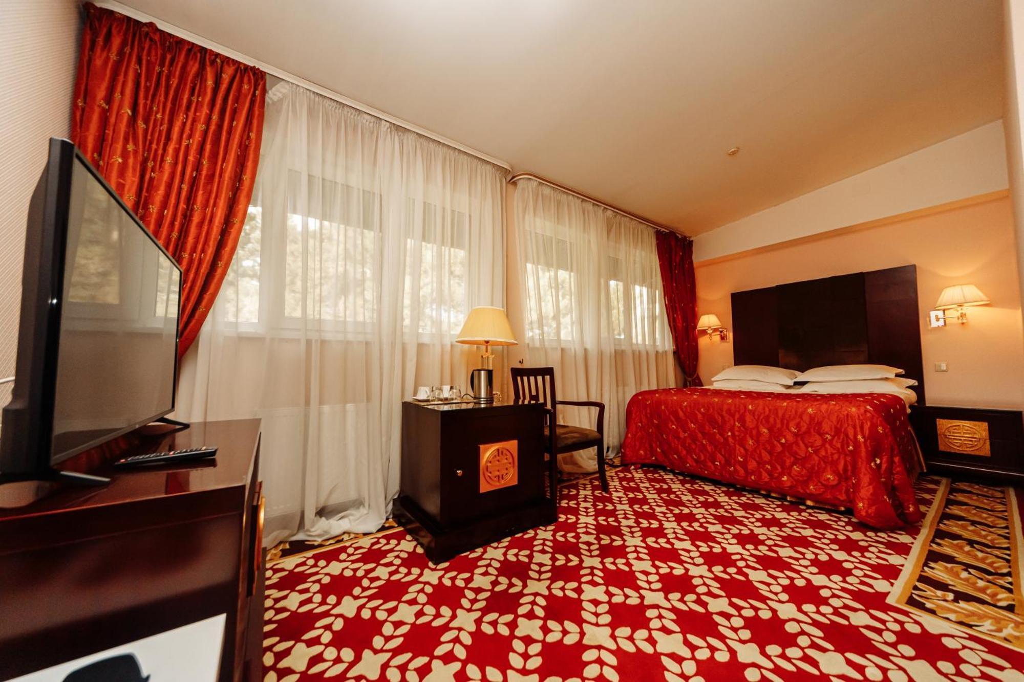 คลับ รอยัล พาร์ค Hotel คีชีเนา ภายนอก รูปภาพ