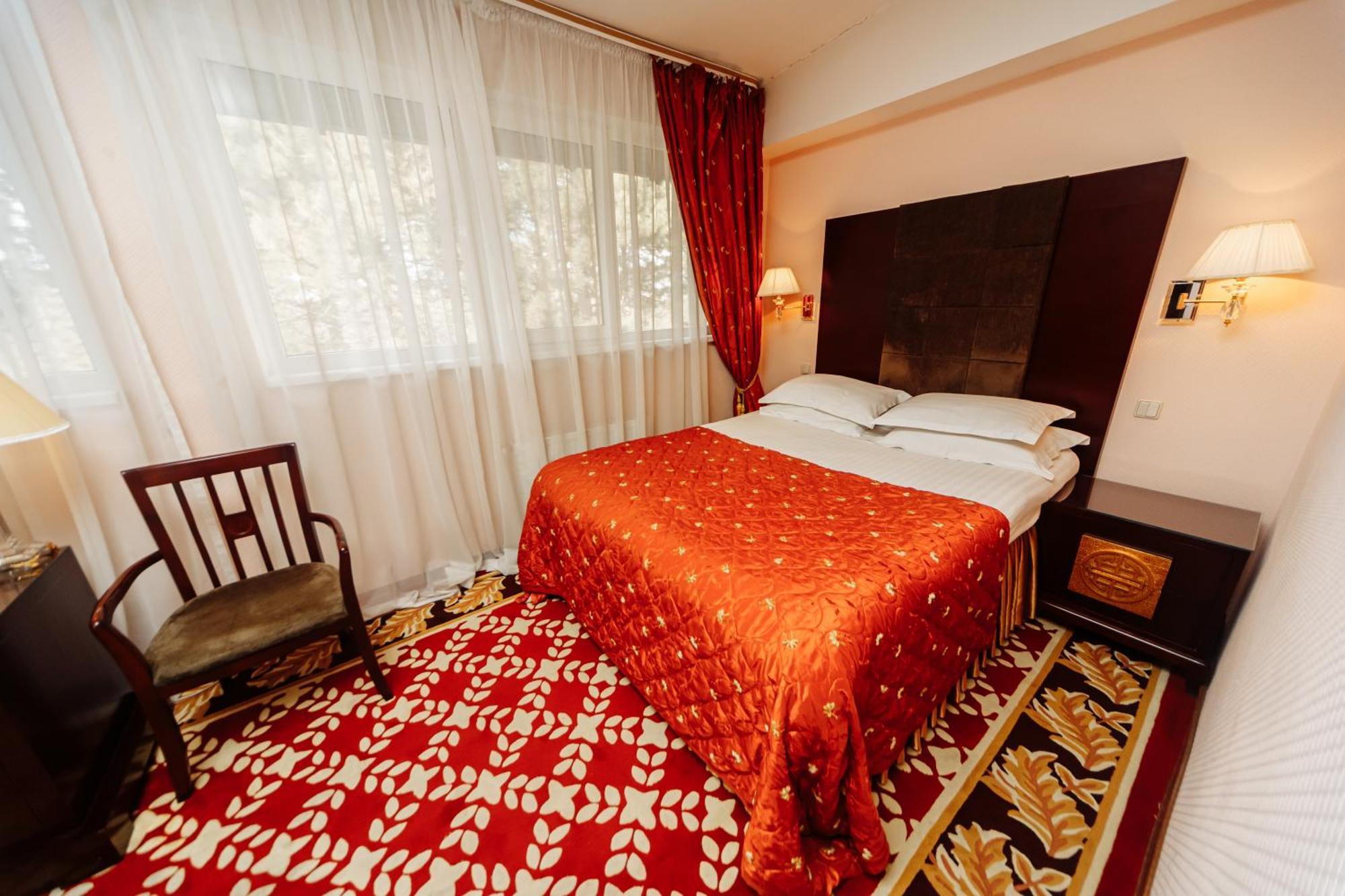 คลับ รอยัล พาร์ค Hotel คีชีเนา ภายนอก รูปภาพ