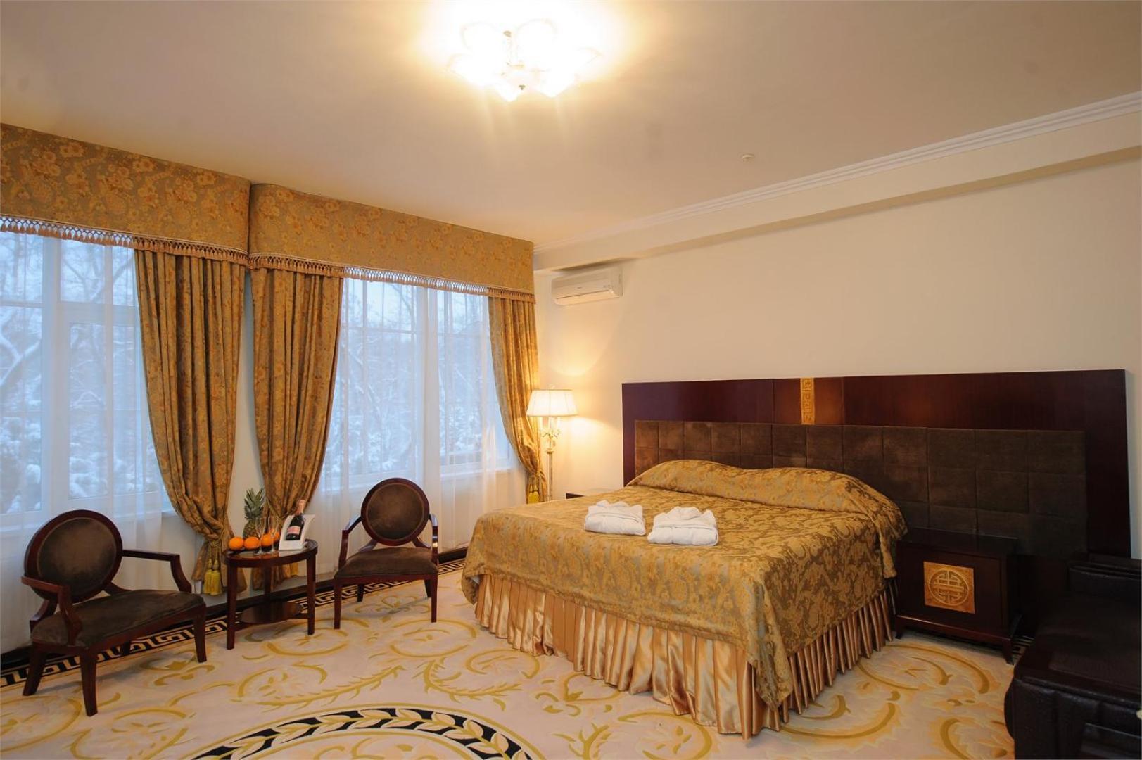 คลับ รอยัล พาร์ค Hotel คีชีเนา ภายนอก รูปภาพ