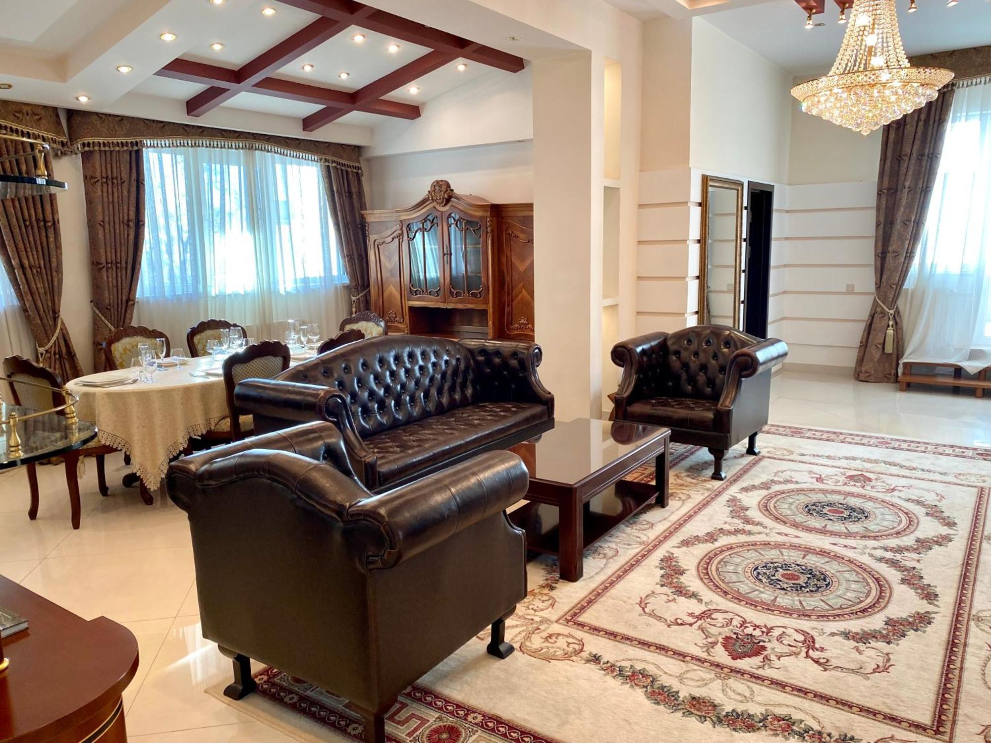 คลับ รอยัล พาร์ค Hotel คีชีเนา ภายนอก รูปภาพ